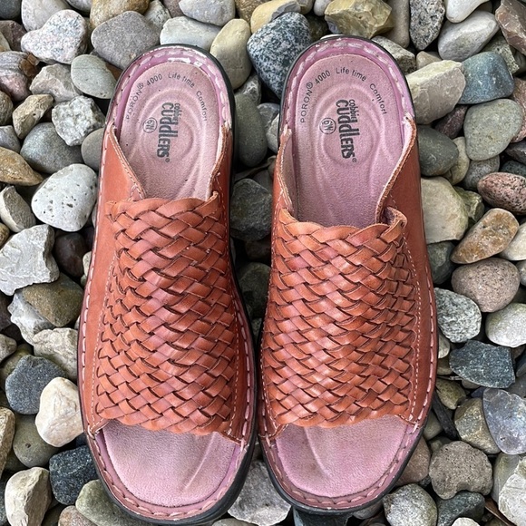 Cobbi Cuddlers Woven‎ Leather Sandals - Picture 1 of 8